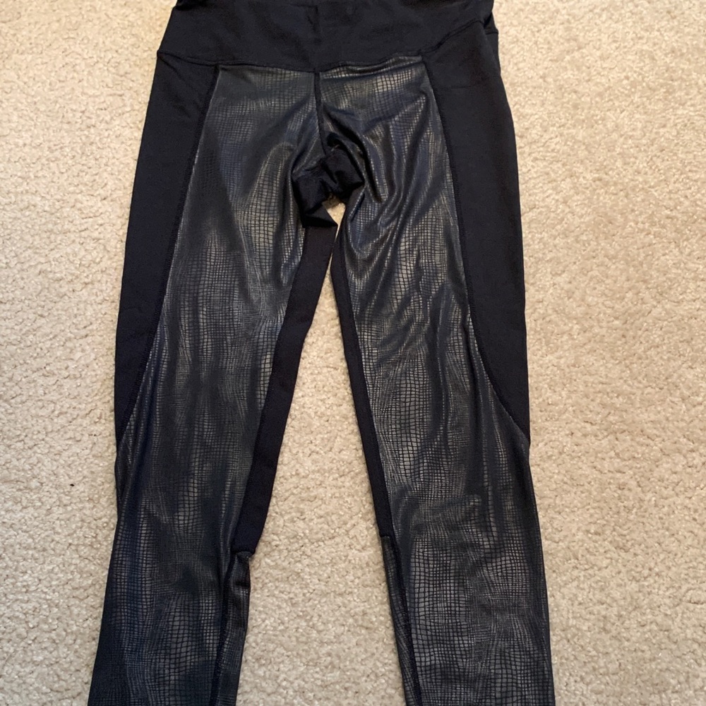 Multiple sizes of women’s sports leggings